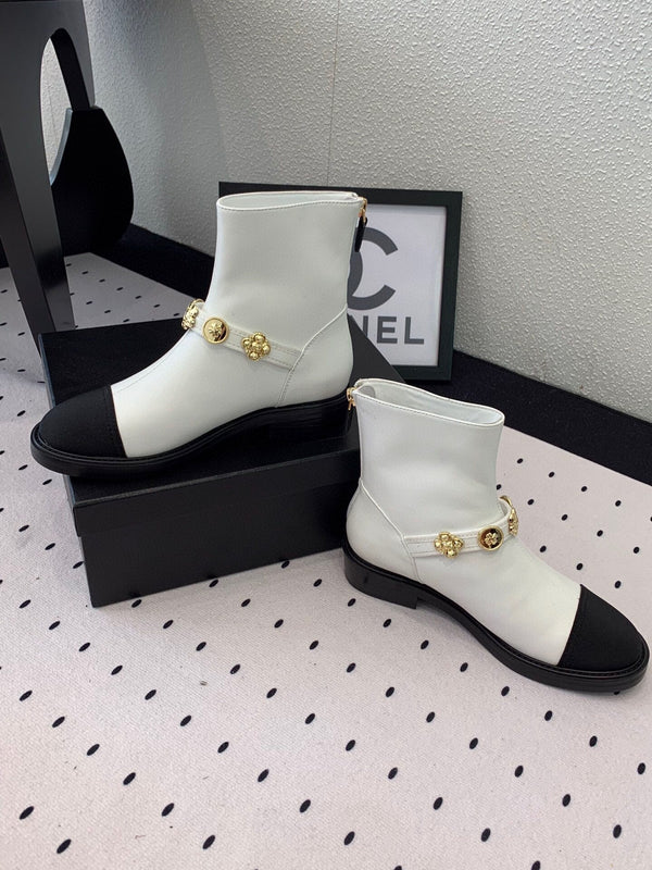 CC 24 Mold GHW Classic Ankle Boots 30mm Black White Sheepskin 432511