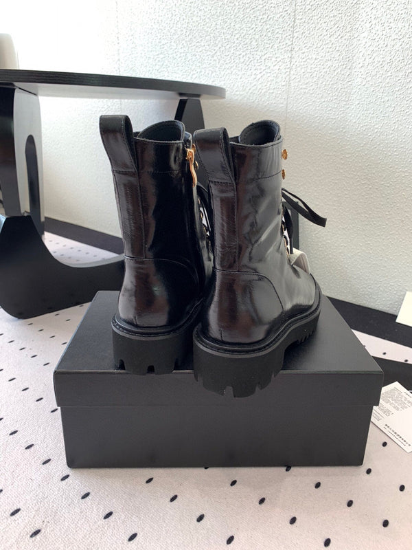 CC Split Toe Ankle Boot 40mm White Black Sheepskin Rubber GHW 432517