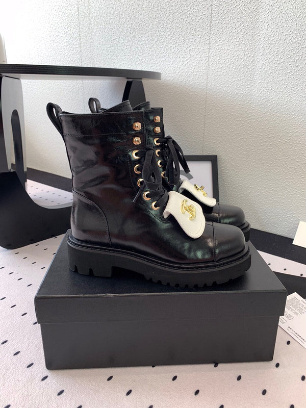 CC Split Toe Ankle Boot 40mm White Black Sheepskin Rubber GHW 432517