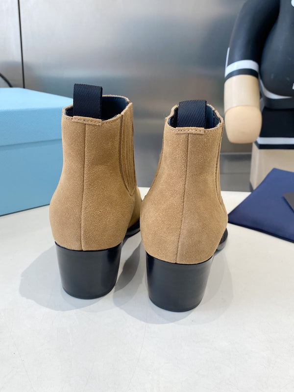 PRA classic pointed-toe boots beige suede