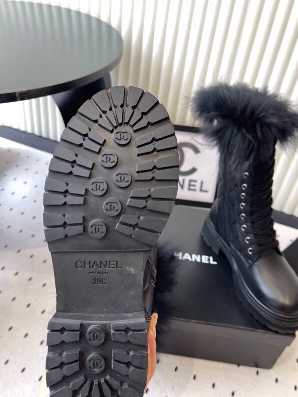 CC 25 Boot Black White Cowhide Fur 514093