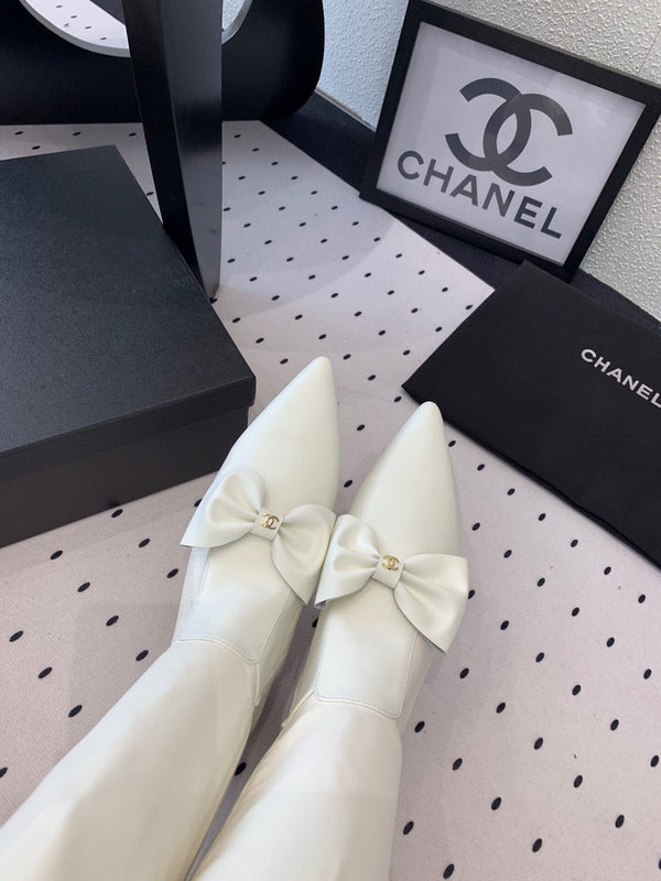 CC 25 Bow-knot Boot White Sheepskin 514068