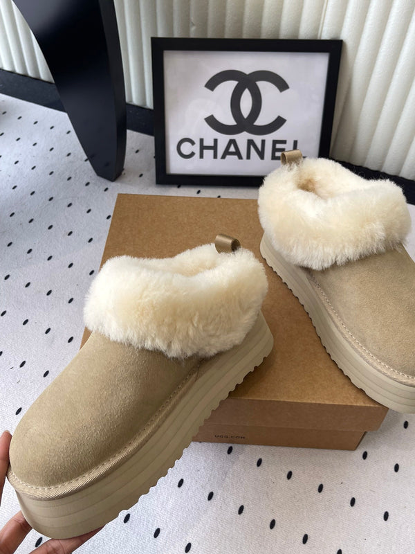 UGG Short Boots Light Beige Suede And Wool 514143