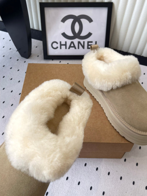 UGG Short Boots Light Beige Suede And Wool 514143