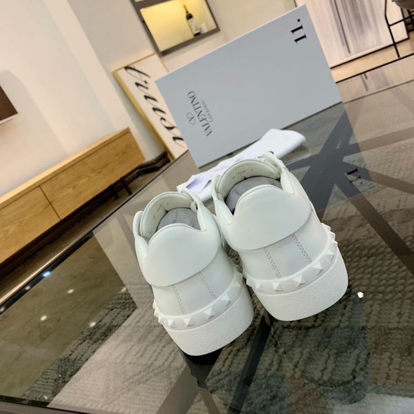 Rockstud Untitled White Calfskin Gold Embellishments