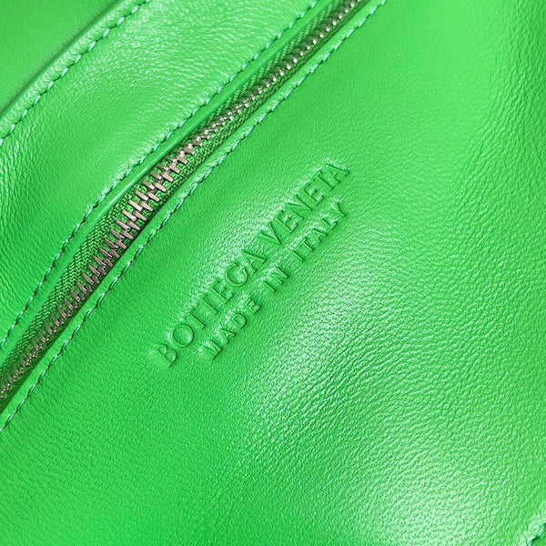 BV Two-In-One Cassette Bag 26cm Parrot Green Leather