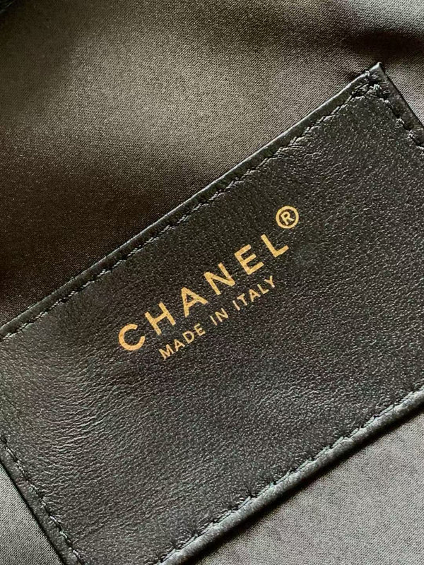 CC 25b Medium Backpack With Chain 23cm Black Caviar GHW