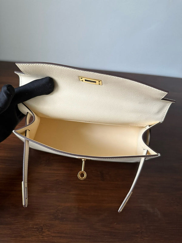HM KELLY POCHETTE 22CM WHITE BEIGE SWIFT GOLD HARDWARE BEST