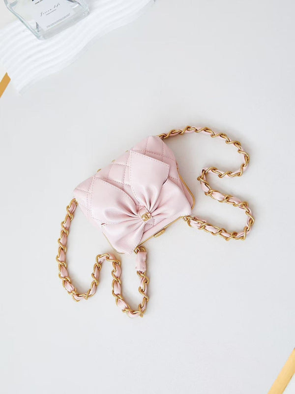 CC 24A Bowknot Kiss Lock Clutch Bag with Chain 13cm Pink Lambskin