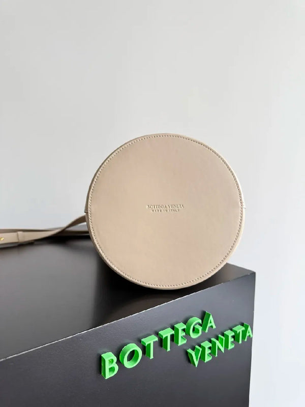 BV 25S Medium Liberta 30cm Beige Calfskin GHW