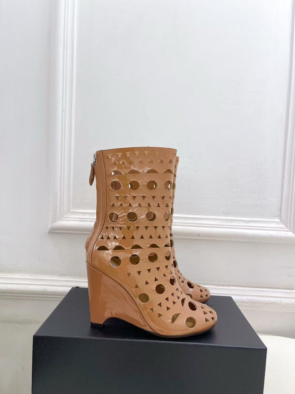 Alaïa Vienne Low-Cut Wedge Boots 90mm Brown Suede Perforated