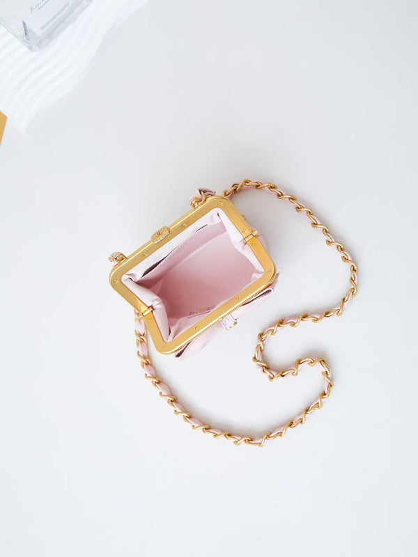 CC 24A Bowknot Kiss Lock Clutch Bag with Chain 13cm Pink Lambskin