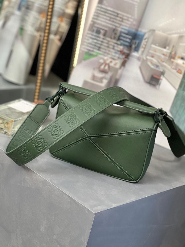 MINI PUZZLE 18CM BOTTLE GREEN CALFSKIN