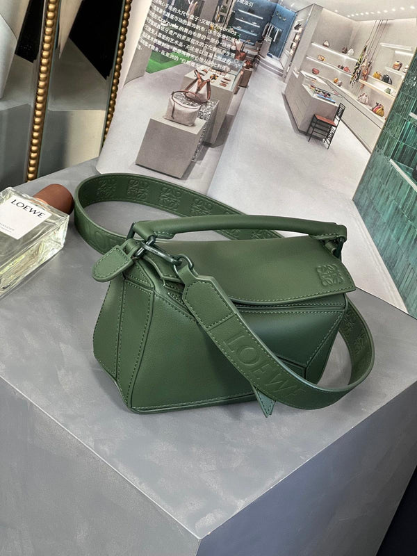 MINI PUZZLE 18CM BOTTLE GREEN CALFSKIN