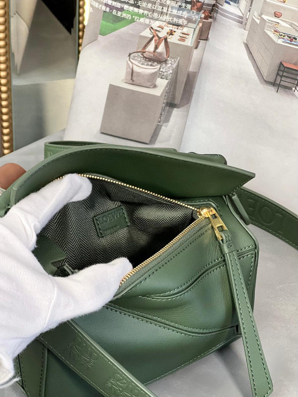 MINI PUZZLE 18CM BOTTLE GREEN CALFSKIN