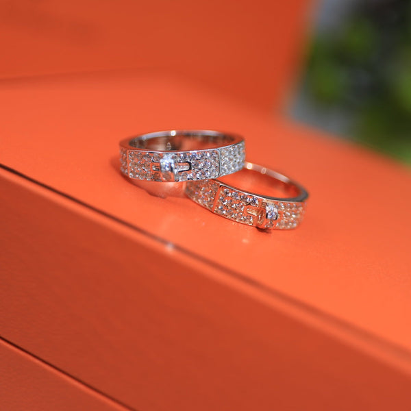 KELLY SILVER DIAMOND RING