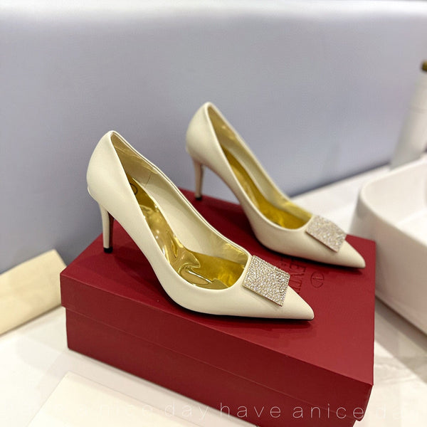 One Stud Diamond Patent White Leather Pump