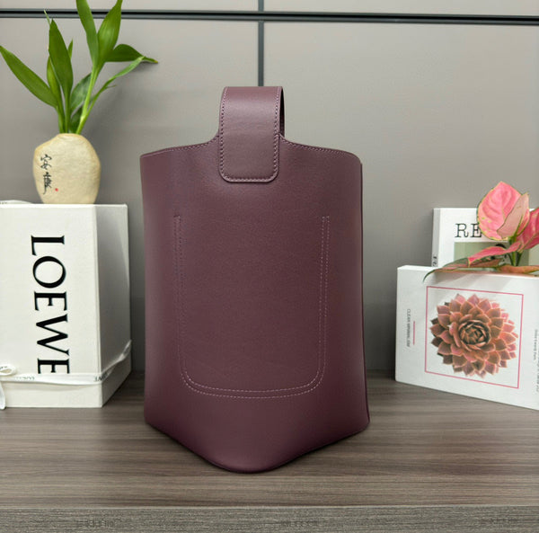 Medium Pebble 28cm Dark Burgundy Calfskin