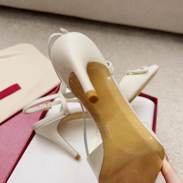 Valentin Vlogo Signature Slingback in pelle di vitello avorio