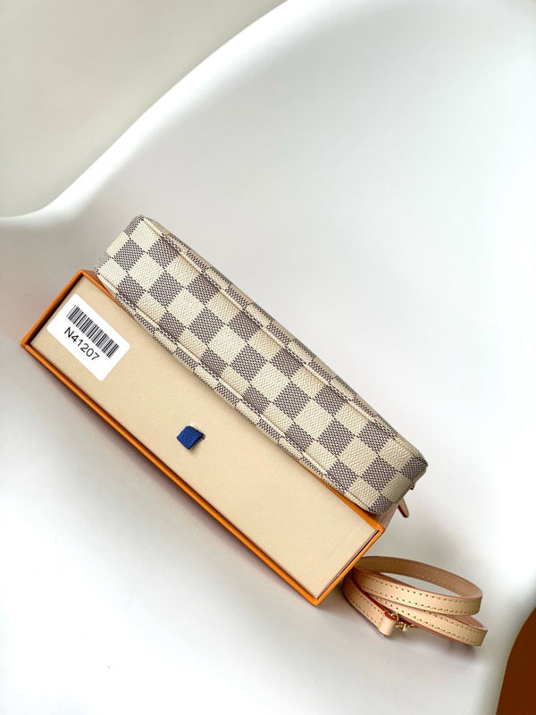 pochette accessories 23cm beige damier azur canvas