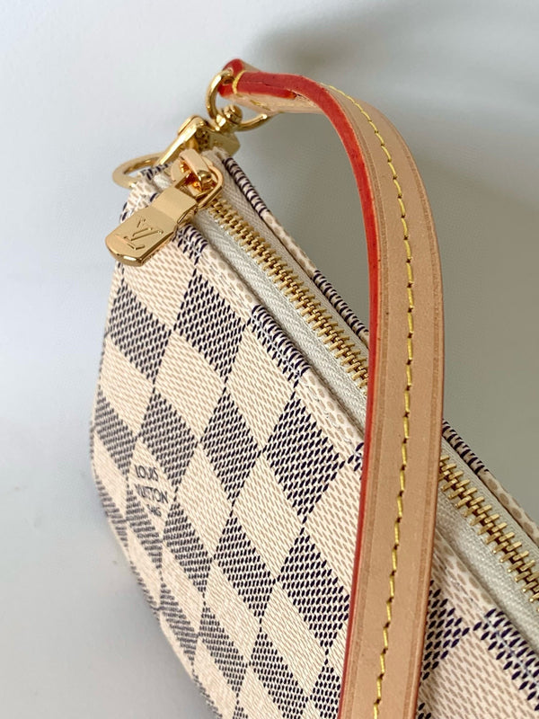 pochette accessories 23cm beige damier azur canvas