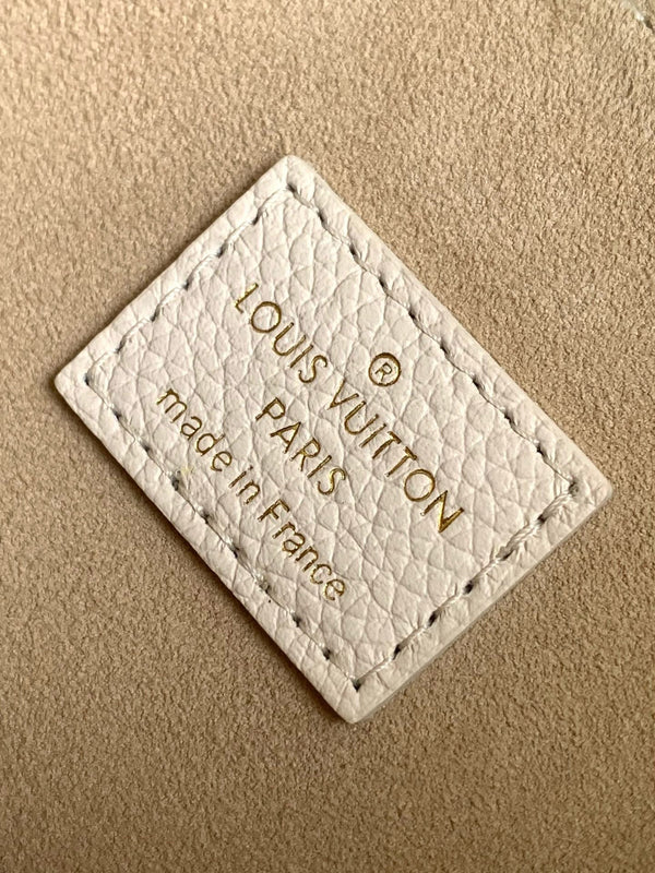 low key shoulder bag 26cm cream calfskin