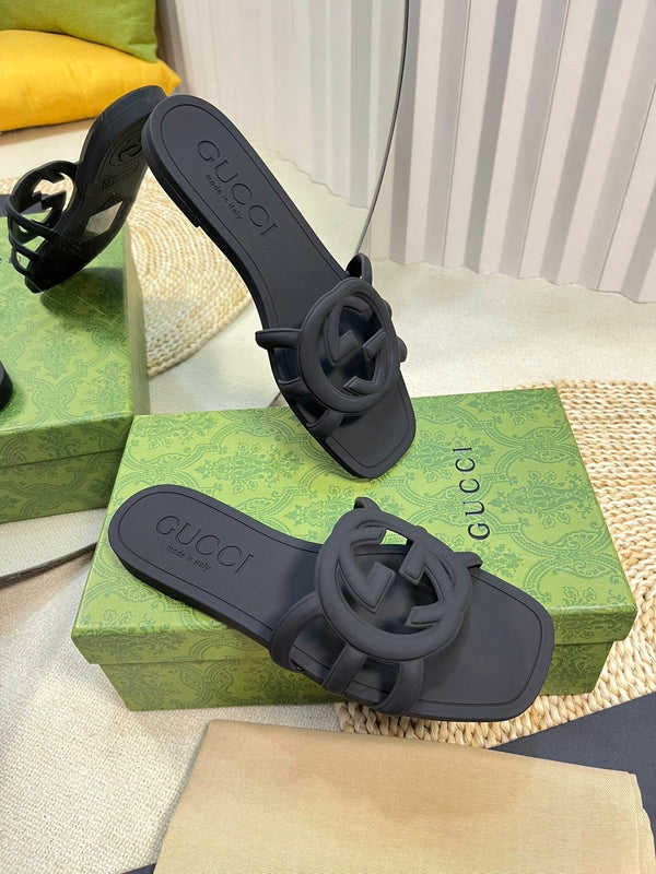 Sandalo infradito GG Interlocking G in gomma nera