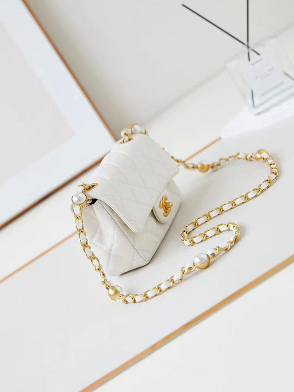 CC 24F Flap Bag White Lambskin Pearl Gold Hardware