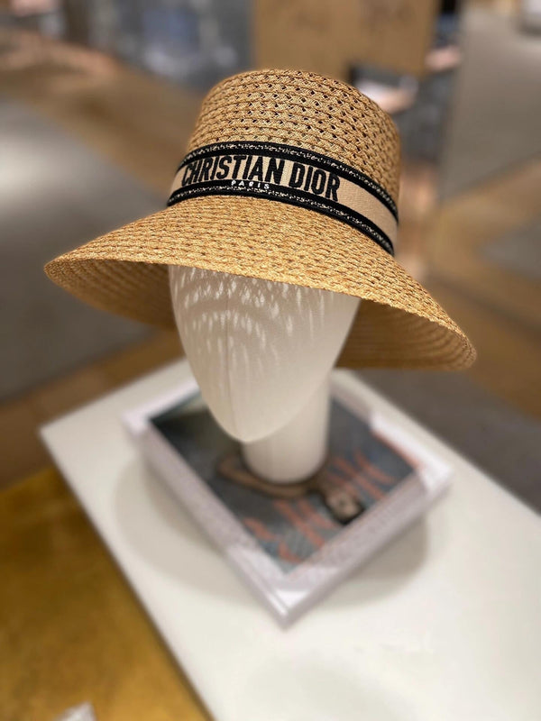 CD RAFFIA HAT IN TAN