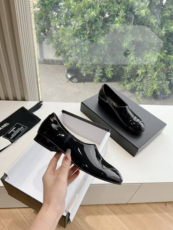 CC MOCCASINS BLACK PATENT CALFSKIN GHW