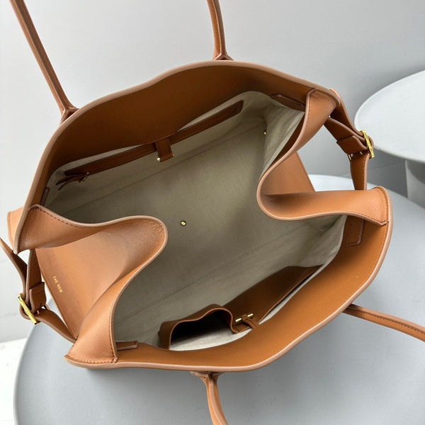 The Row Margaux 10 Pelle Marrone