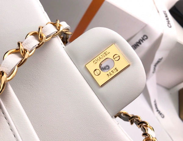 CLASSIC FLAP 25 WHITE LAMBSKIN LIGHT GOLD HARDWARE