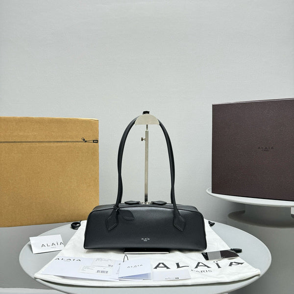 LE TECKEL SHOULDER BAG 32 BLACK CALFSKIN