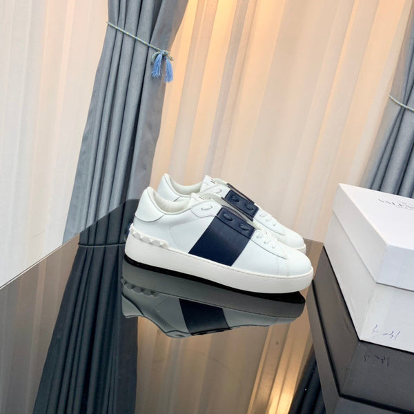 Rockstud Sneaker In White Mix Black Calfskin