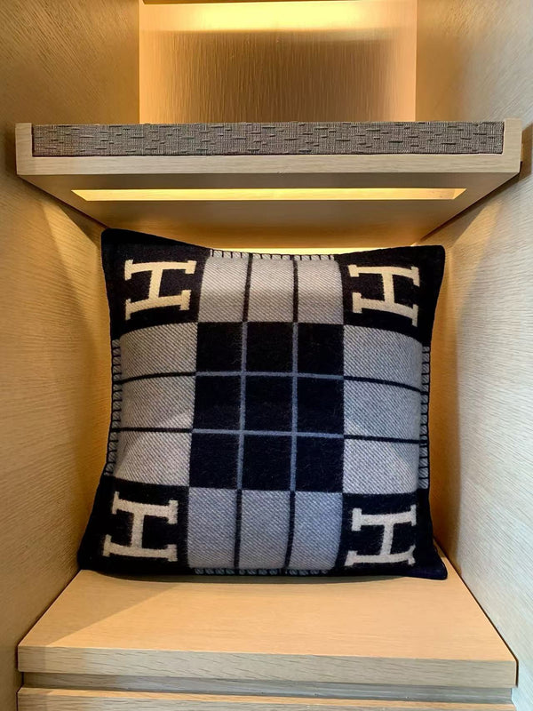 HM Throw pillow 50 x 50 Cashmere