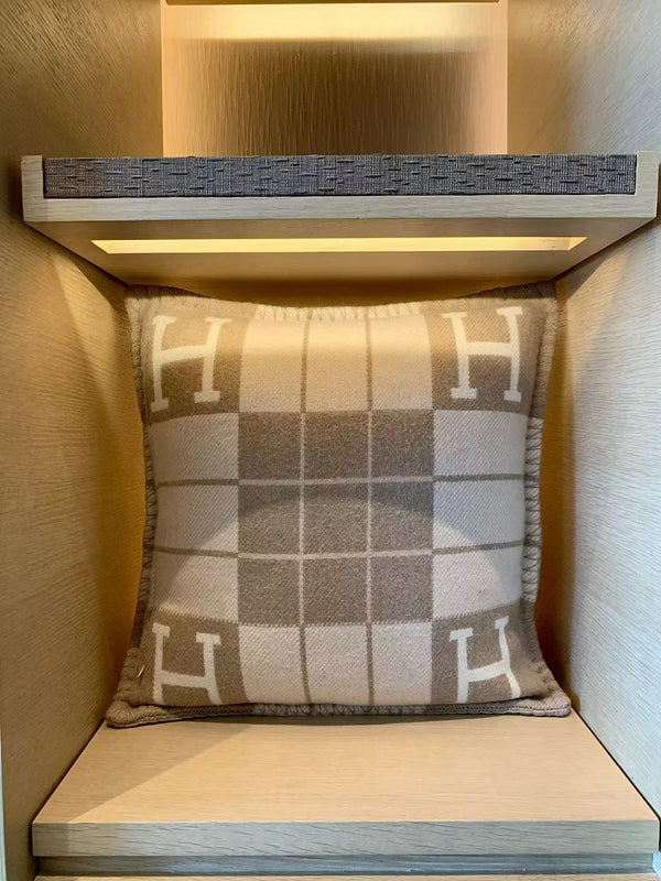HM Throw pillow 50 x 50 Cashmere