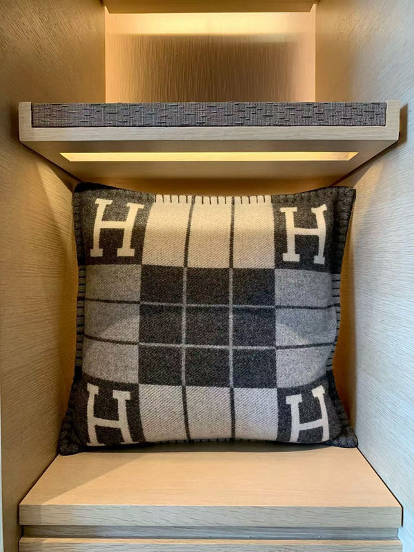 HM Throw pillow 50 x 50 Cashmere