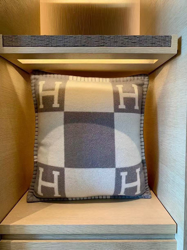 HM Throw pillow 50 x 50 Cashmere