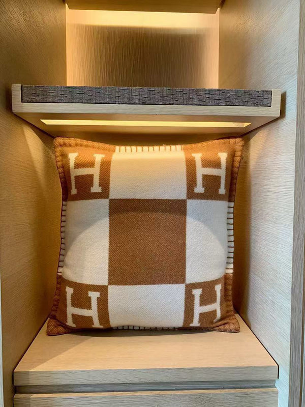 HM Throw pillow 50 x 50 Cashmere