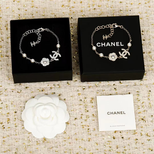 CC 5 Motif Flower With Pearl and Double C Bracelet