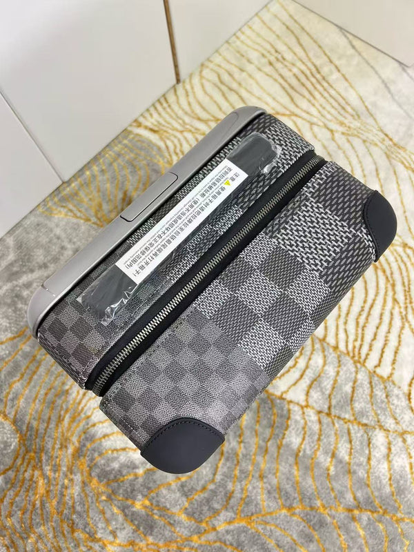 Louis Vuitton Horizon 55 Plaid Suicase Gray Black Leather