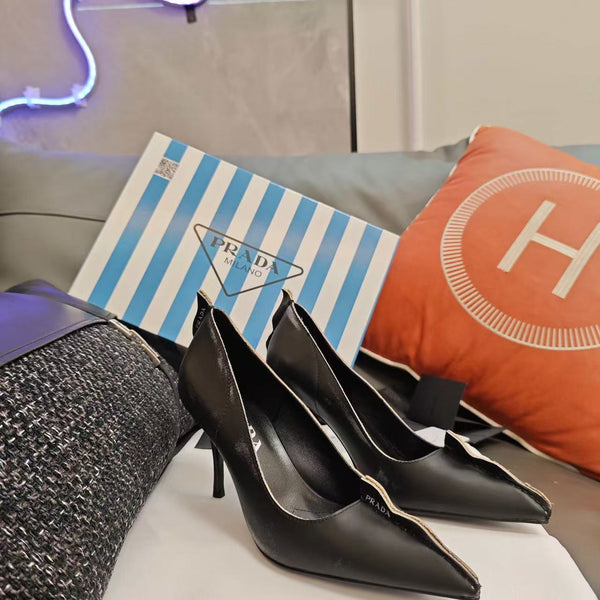 Prada Antiqued Pumps 85mm Black Tan calfskin