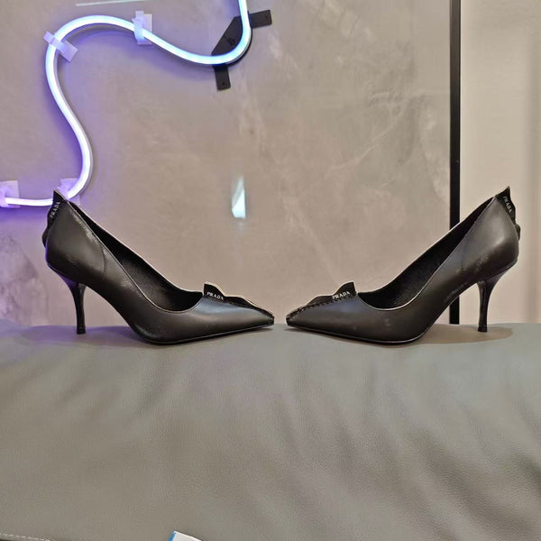 Prada Antiqued Pumps 85mm Black Tan calfskin