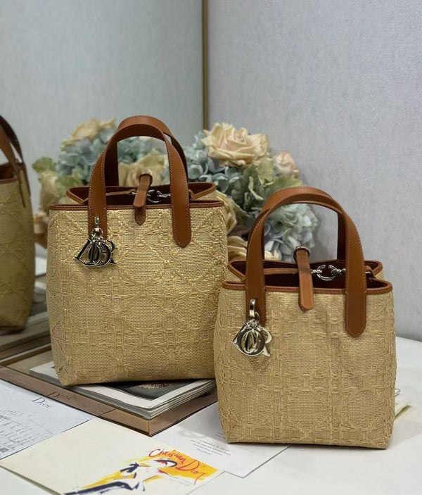 CD Toujours Vertical Tote Bag Brown Coconut Fiber Weaving Paired with Cowhide