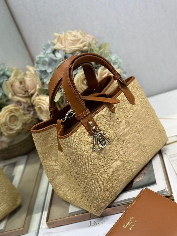 CD Toujours Vertical Tote Bag Brown Coconut Fiber Weaving Paired with Cowhide