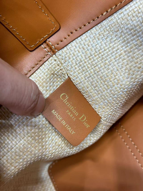 CD Toujours Vertical Tote Bag Brown Coconut Fiber Weaving Paired with Cowhide