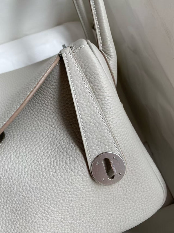 HM Lindy 26cm Pearl Grey Clemence Leather