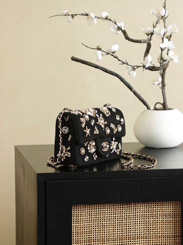 CC 25 Mini Classic Flap Bag 20cm Black Velvet Strass Gold Hardware