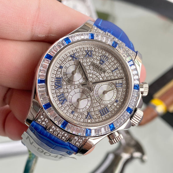 DAYTONA SET WITH 36 BAGUETTE-CUT DIAMONDS