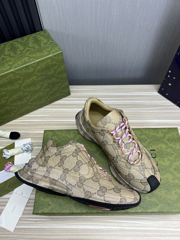 SNEAKERS GG RUN IN PELLE VERDE CHIARO